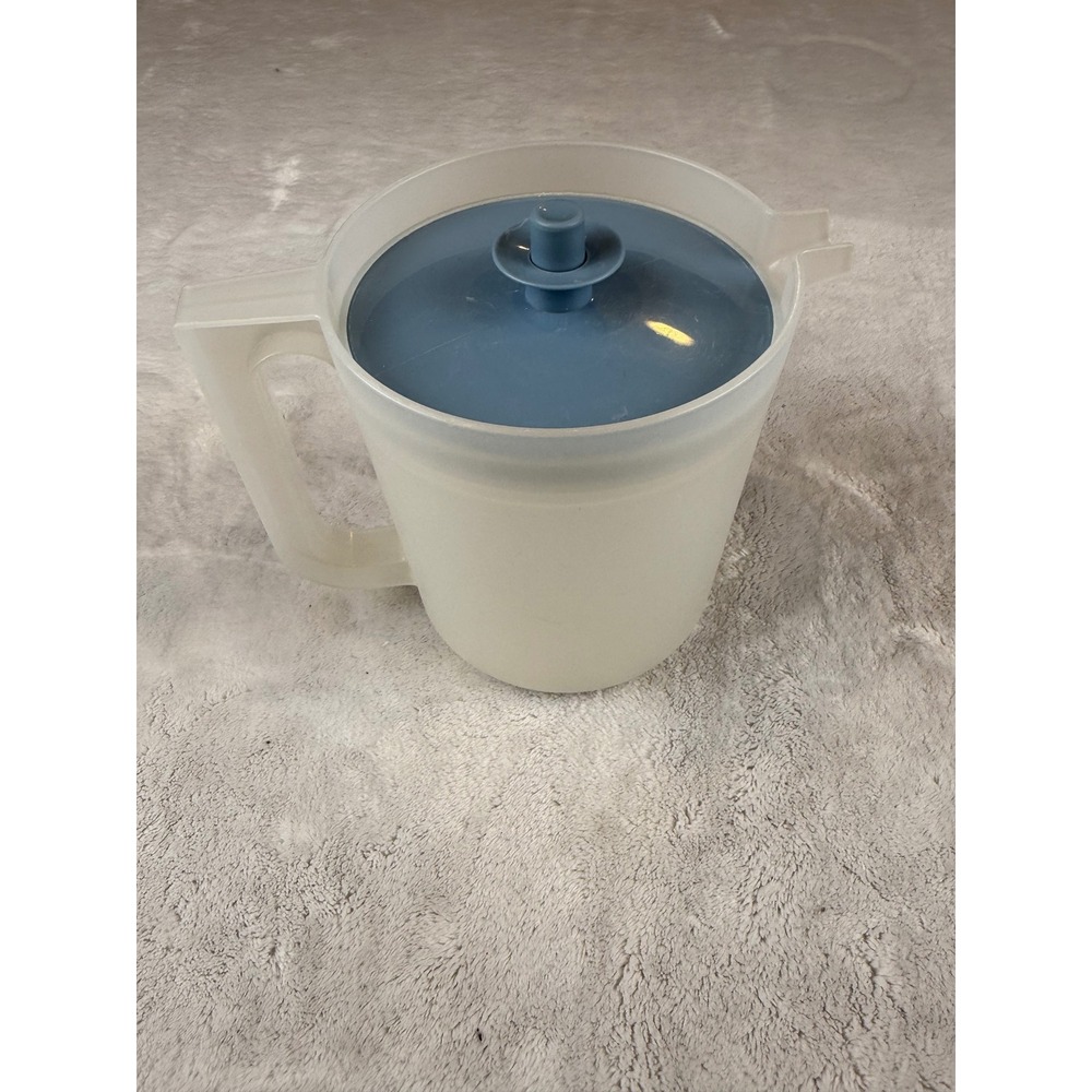 Tupperware Pitcher Jug with‎ Lid Translucent White Blue Vintage Kitchenware